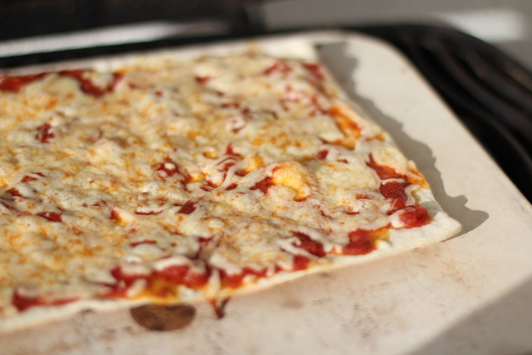 Pizza auf dem Stein, fast fertig